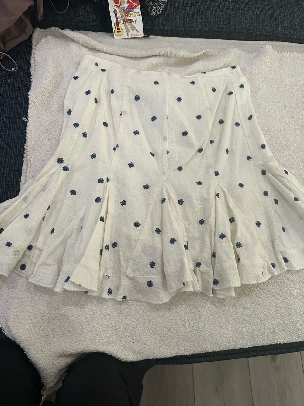 Old Navy White High-Low Eyelet Skirt with Navy Floral Dots